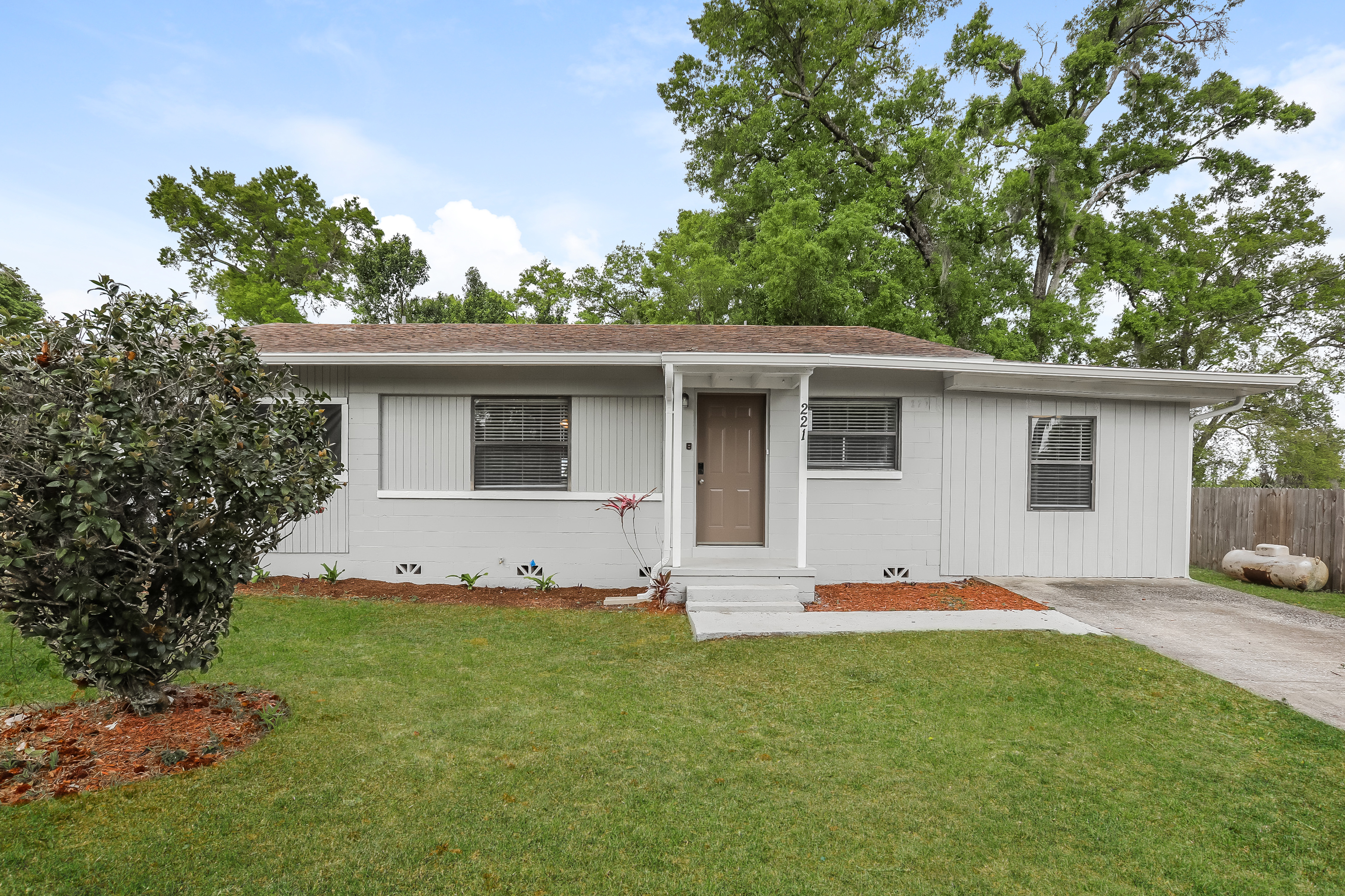 221 EDWARDS AVE ORANGE CITY, FL 32763
